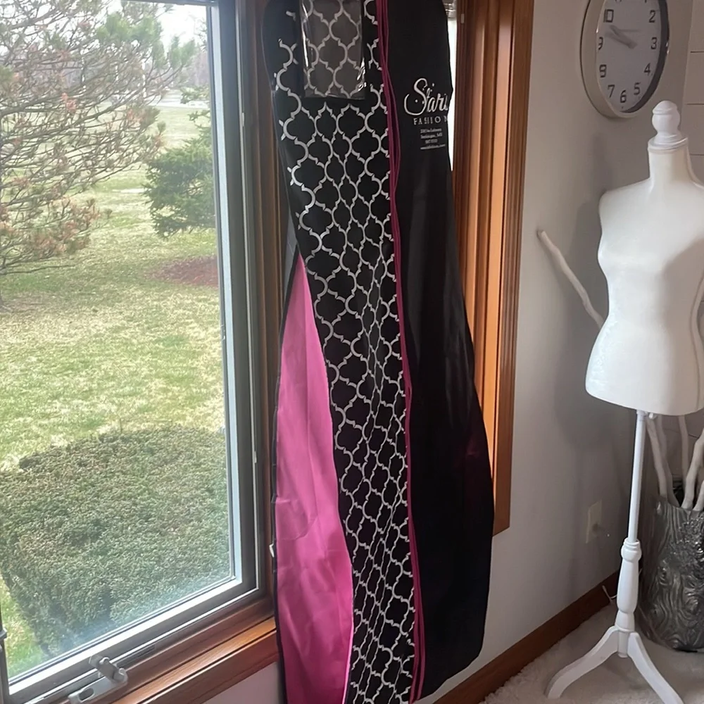 Dress bag with purse pocket